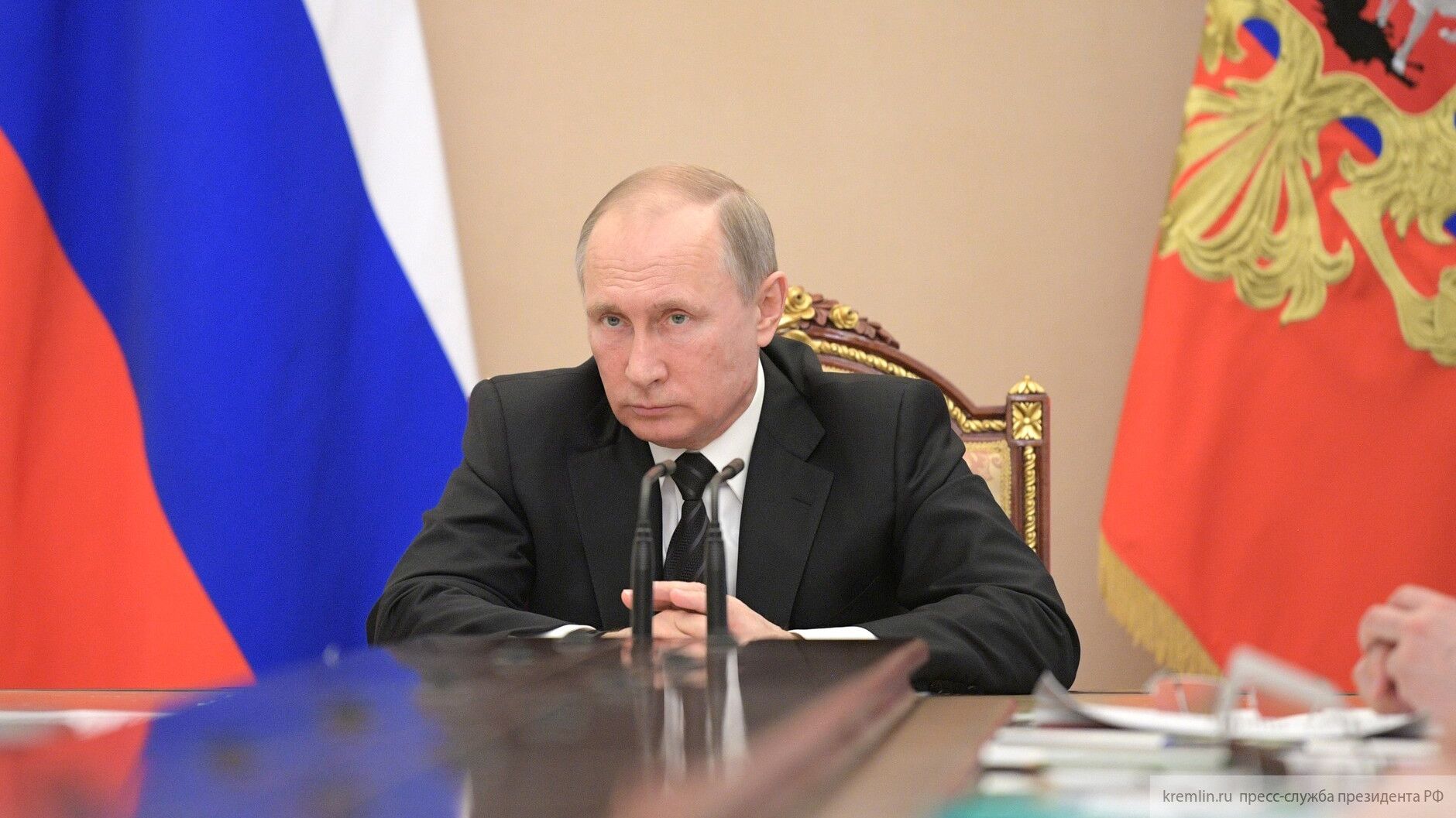 Российские чиновники должны обратить внимание на доходы граждан