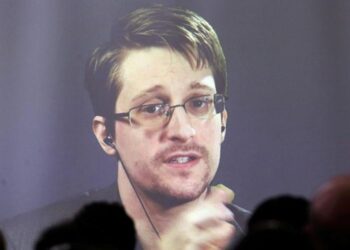 Бывший сотрудник Агентства национальной безопасности США хочет стать гражданином России