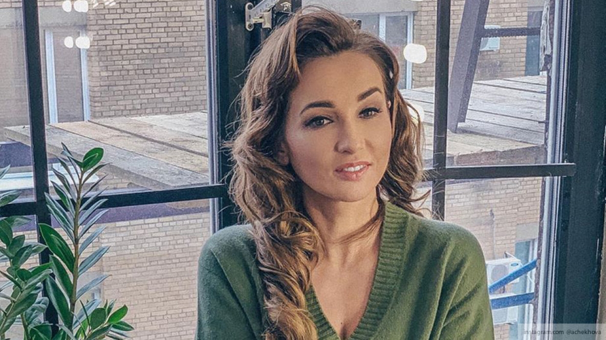 Отдыхающая на Мальдивах Чехова поделила своих фанатов на три категории