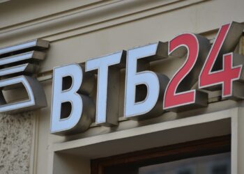 ВТБ планирует вернуться в уставной капитал Первого канала