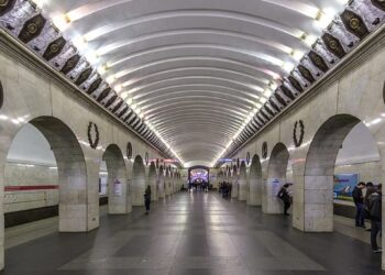 Цены на проезд в петербургском транспорте утвердили в Смольном