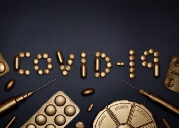 Ученые узнали, остаются ли переболевшие COVID-19 заразными для окружающих