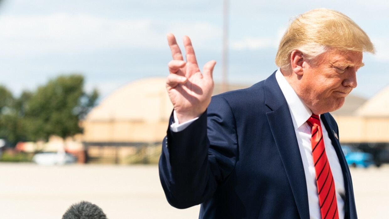 Twitter заблокировал аккаунт Трампа из-за беспорядков у Капитолия