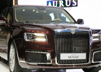 Минпромторг сообщил, когда в ОАЭ начнутся продажи российского Aurus
