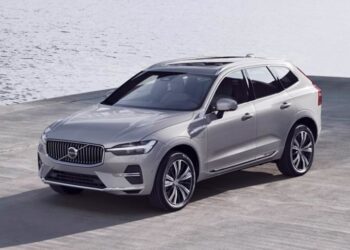 Компания Volvo представила обновленный кроссовер XC60